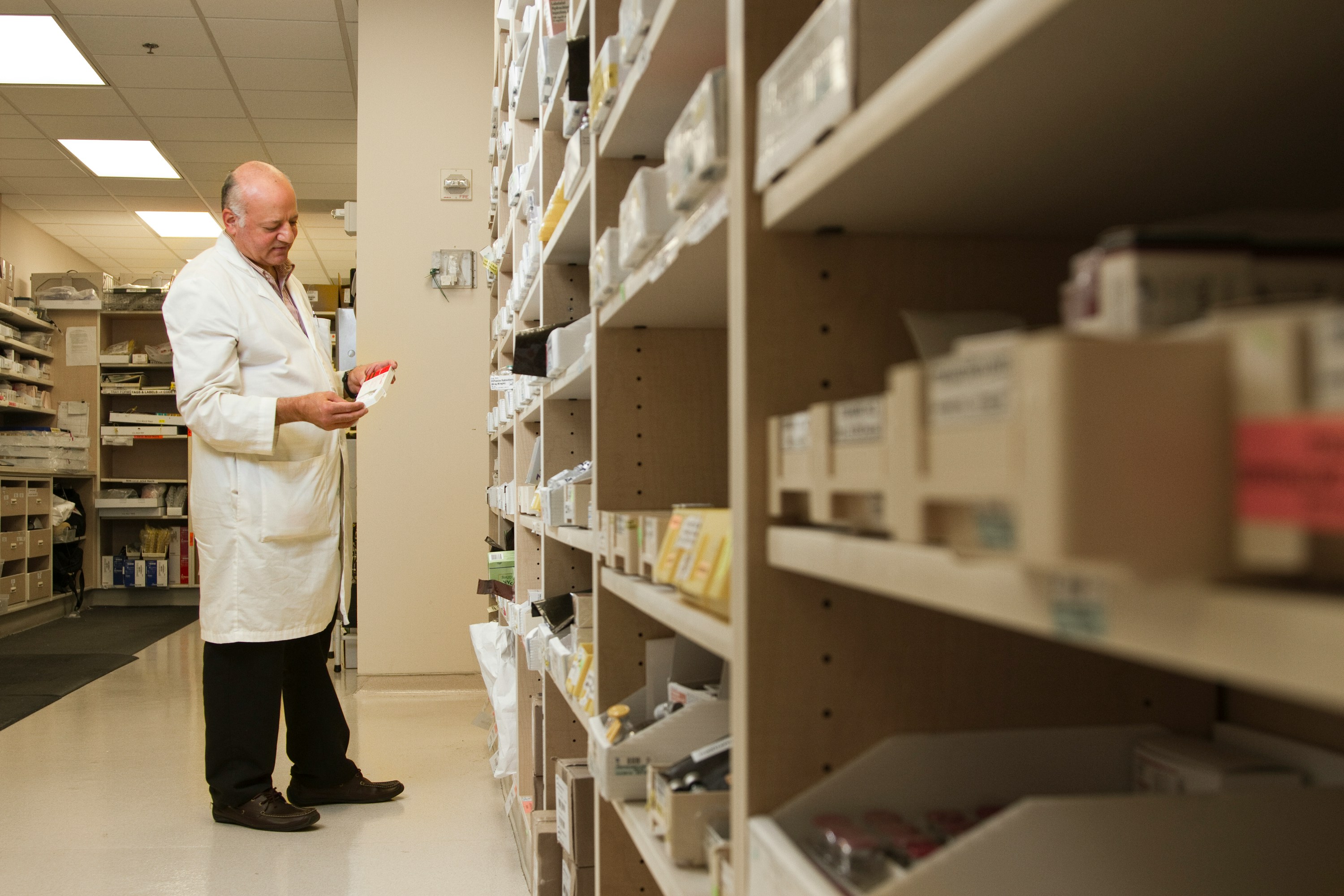 High street pharmacies to offer 'sponge-on-a-string' cancer test