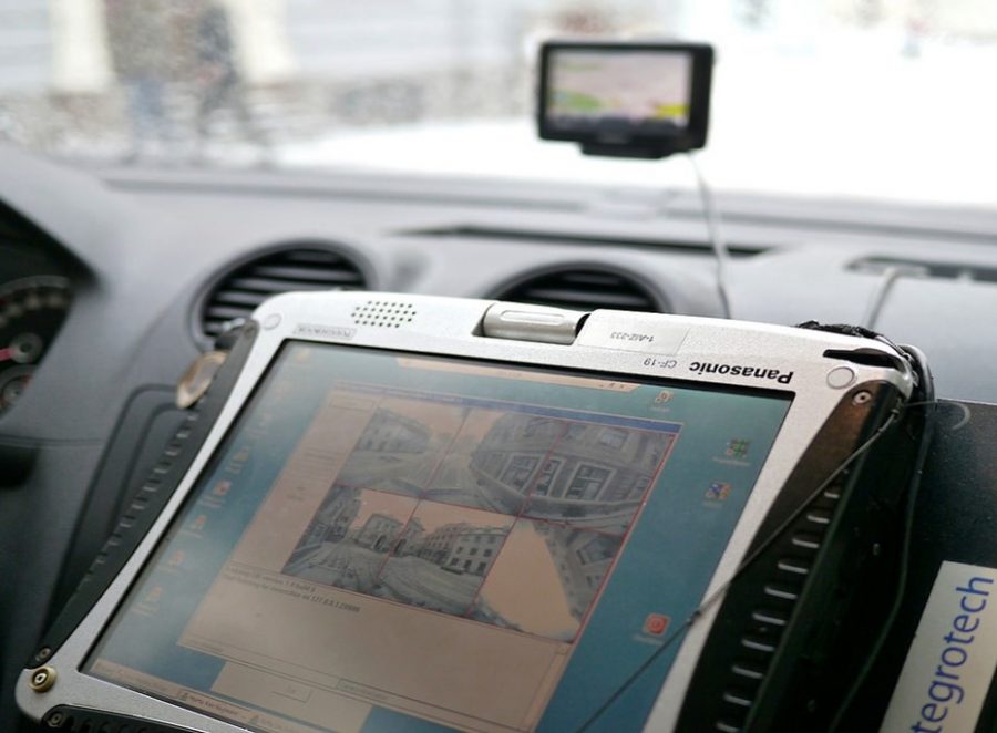 TomTom shareholders back telematics business sale