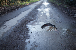 Pothole breakdowns hit record high