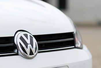 Volkswagen WeShare launched in Berlin as full-electric service