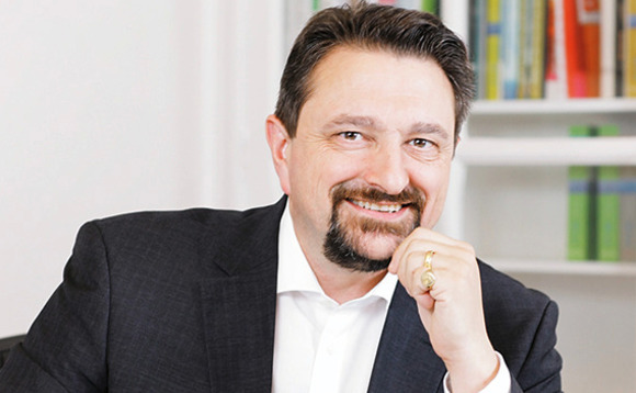 Steadfast holds first close on €220m