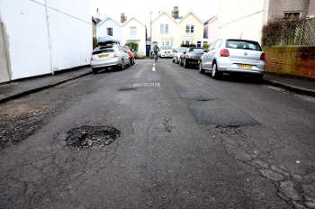 Road condition tops table of drivers' gripes