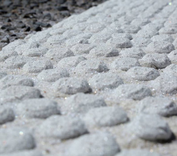 Profiled centre lines 'could cut crashes'