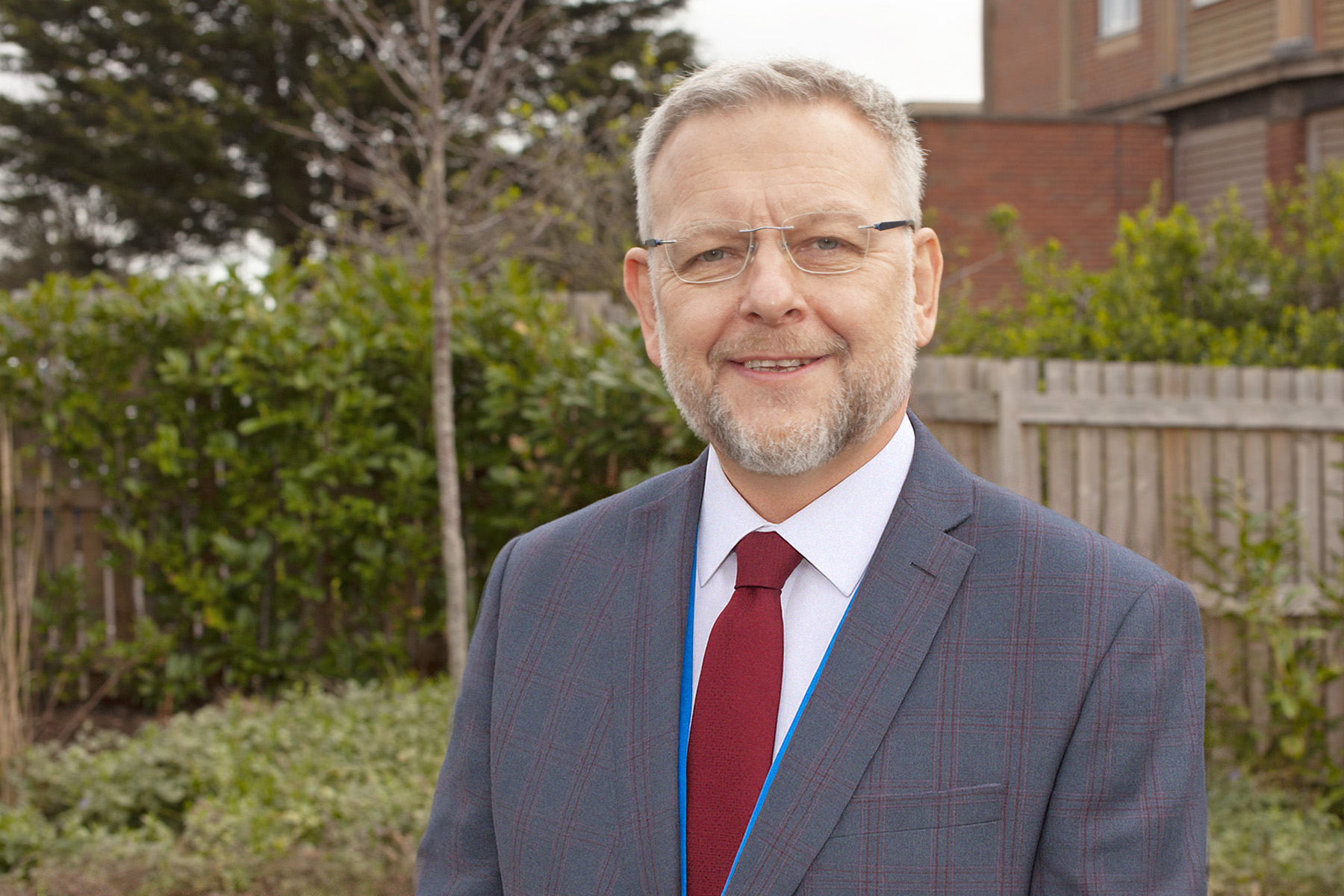 Trust chief executive announces retirement